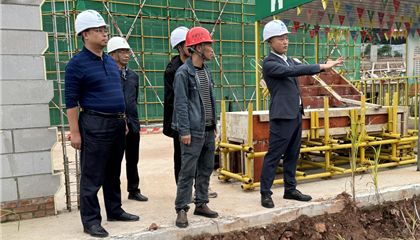 向誠、石鎮(zhèn)槐暗訪工程項目建設(shè)和企業(yè)運營管理工作