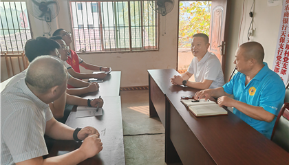 向誠(chéng)率隊(duì)到聯(lián)系村宣講黨的二十屆三中全會(huì)、省委十二屆六次全會(huì)精神并調(diào)研督導(dǎo)駐村幫扶工作